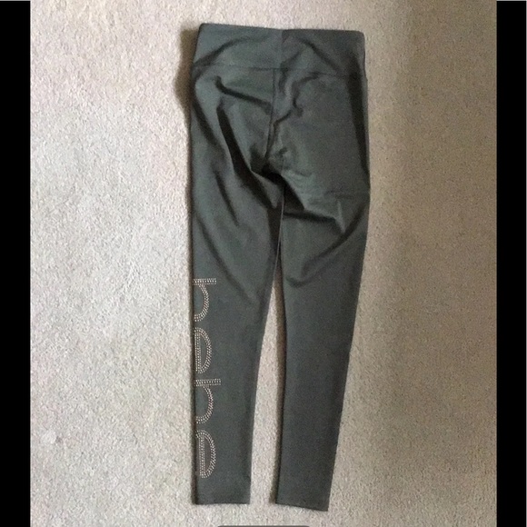 SOLD - Bebe Sport Ankle Length Leggings - NWT - XL - Picture 4 of 10
